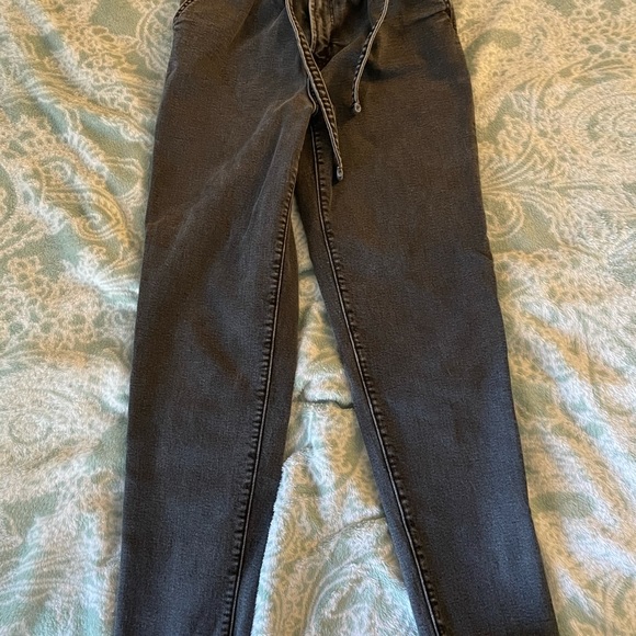 Hollister mom jeans - Picture 1 of 5